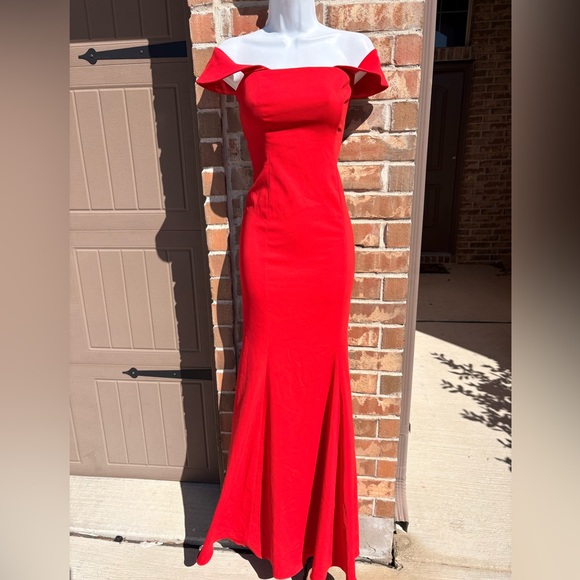 Jay Godfrey Red Biles Off-The-Shoulder Mermaid Gown size 2 - Picture 2 of 9